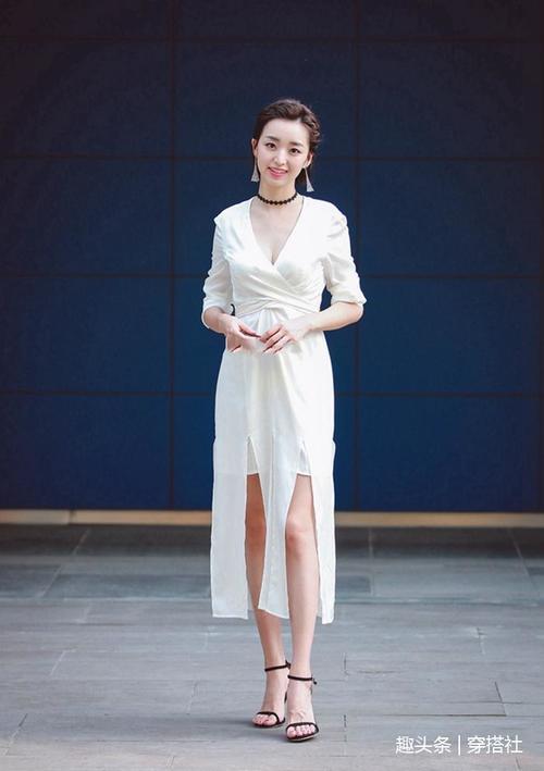 街拍：都是时尚俏佳人，穿得这么漂亮的女生尽显淑女魅力