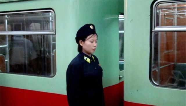 『平壤街头』朝鲜印象:朝鲜女人喜欢穿的几种服装?