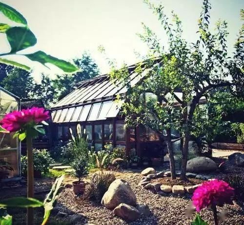  『花房』你在梦想有一个花房的时候，别人家的姑娘已经用一亩地实现了