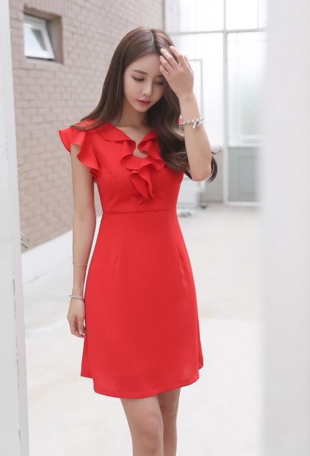 人像摄影：通过近距离的拍照，更好的展现出模特的精致俏丽