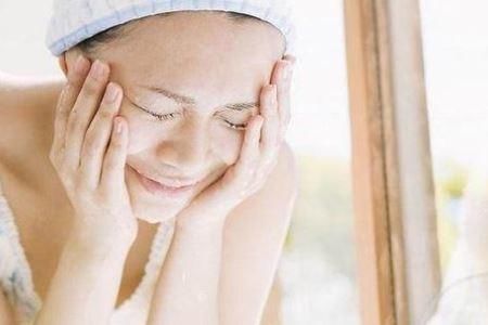  夏季|女人夏季护肤的两个方法