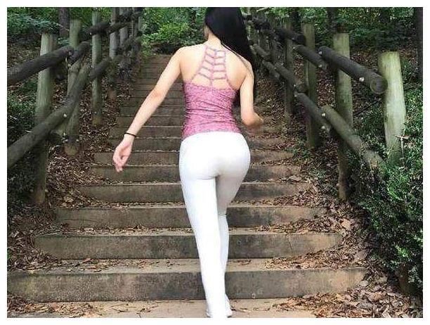 美图：同样穿紧身裤的小姐姐，只有图5能做到让男人目不转睛！