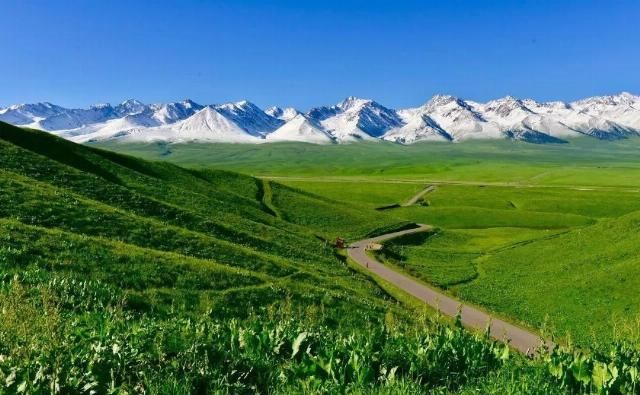 中国最美公路 一年仅开放5个月