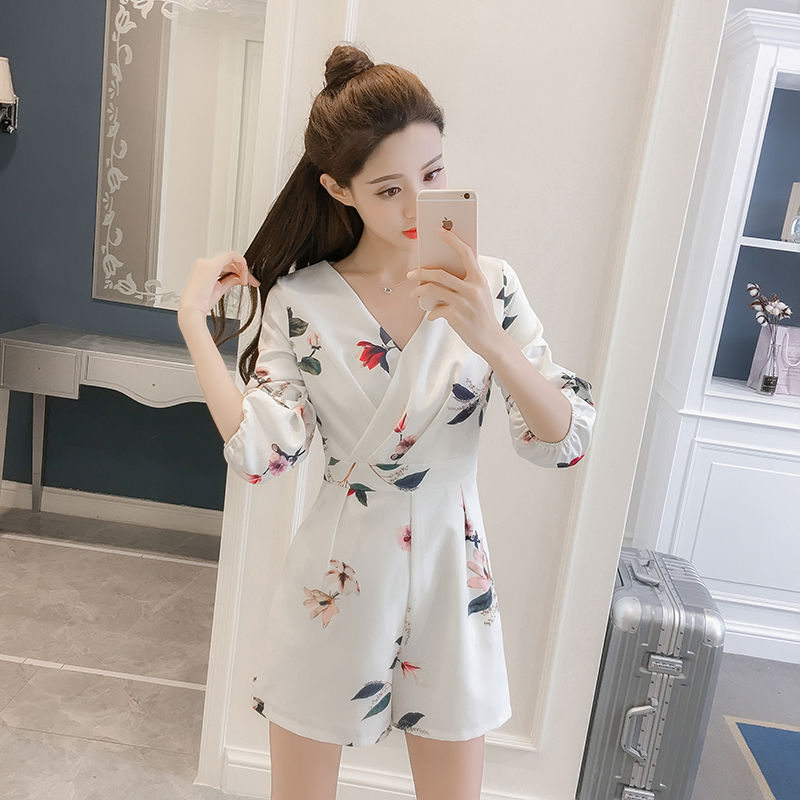 媳妇太会穿了，穿上这些连体短裤真心性感撩人，都移不开目光了