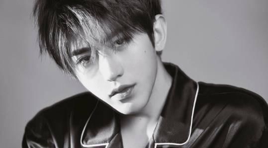  [严严实实]阿娇阿Sa穿防护服戴面罩,杨紫披雨衣加手套,明星开启复工模式防护措施哪家强？