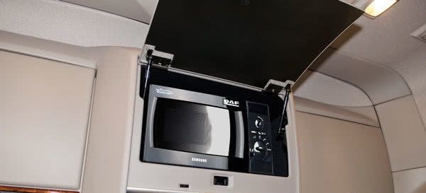  『舒适性方面』一款驾驶室用了27年还不过时，达夫对卡车舒适性的探索是认真的