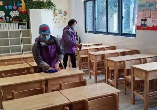  『间隔』“教室无法间隔一米以上”上热搜! 南外的这张照片亮了