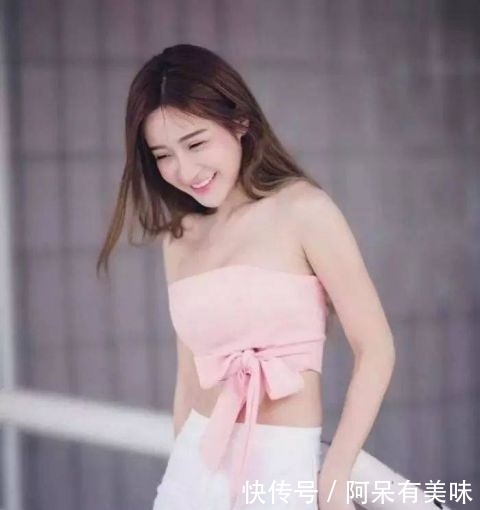 「美少女」街拍:粉色系小姐姐,这就是大家心目中的青春美少女吧?