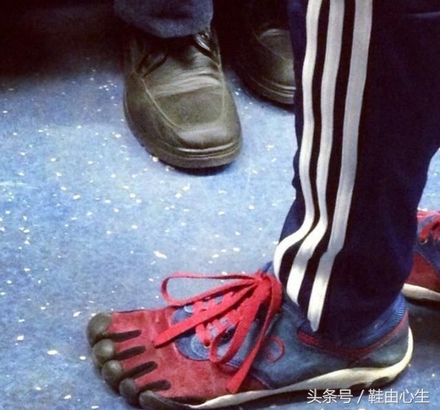 街拍看不懂的设计,这样还真有人敢穿