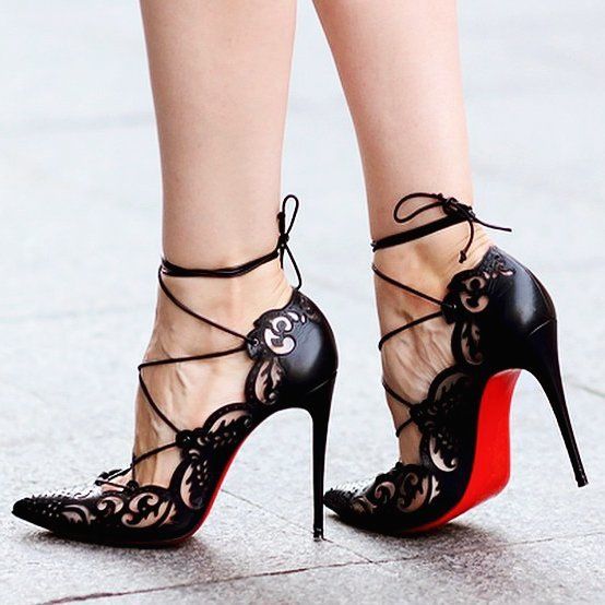 每个女人都无法抗拒高跟鞋的魔力?