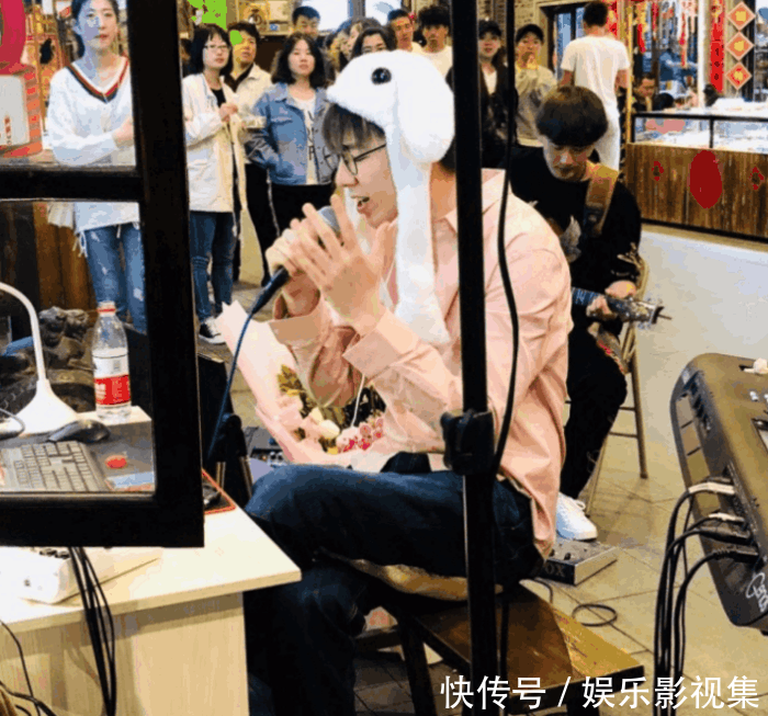 抖音“摩登兄弟”被打当事人出面道歉, 800万粉丝同时回应了三个