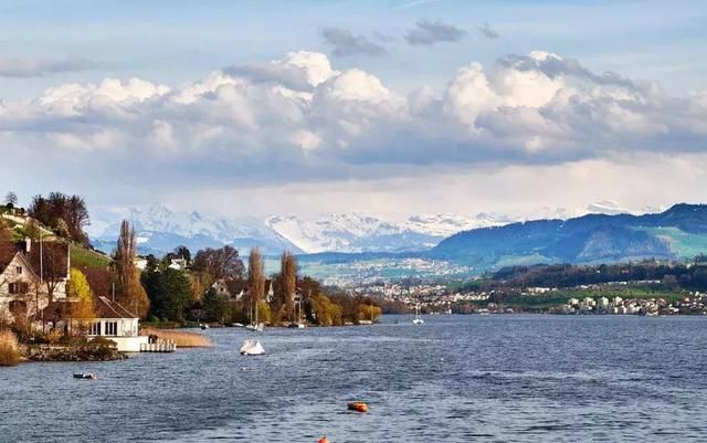 阿尔卑斯冰原列车，踏上瑞士最美风景之旅