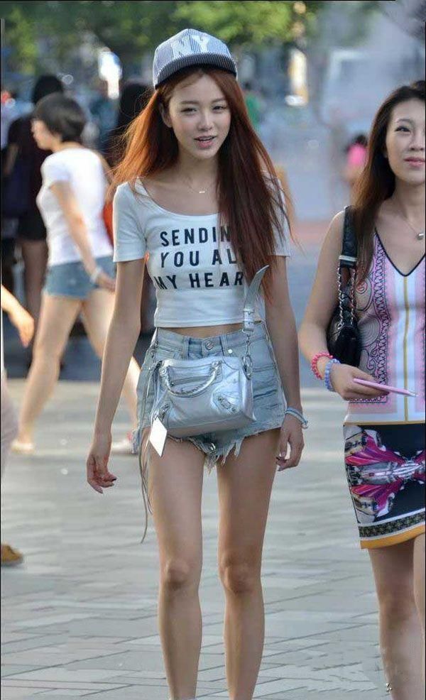 时尚穿搭，潮流休闲的显瘦搭配，花最少的钱穿出不一样的范