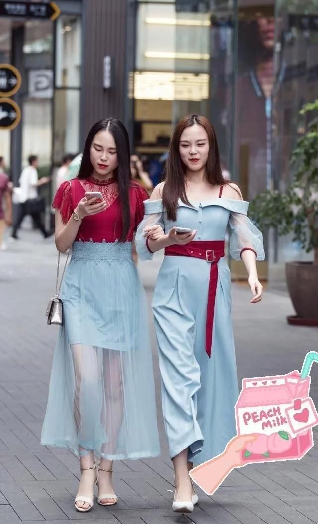 北京街拍 三里屯美女年纪轻轻又容色清丽，婆娑妩媚,你会心动吗