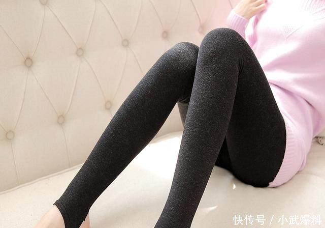 放弃牛仔裤吧,最流行的几款打底裤,简直就是遮粗腿的“利器”