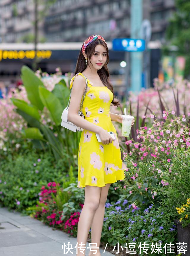 「小姐姐」浪漫优雅的印花元素,掌握搭配小原则,让你在不同风情中自由转换