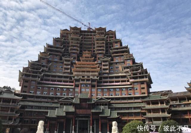 贵州水族土司楼:高达99.9米共有24层,却没用到一颗铁钉
