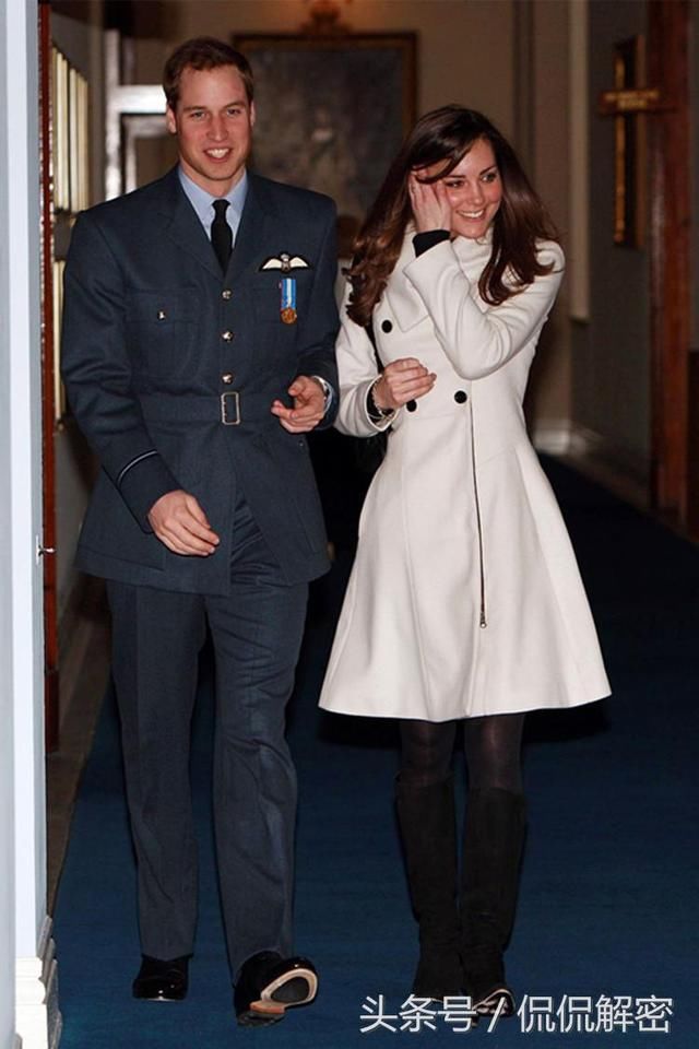 凯特王妃青涩美丽的旧照，第四幅图，眼神里透露出满满的幸福