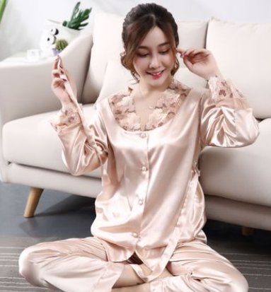 喜欢待在家里，一套舒适的居家服必不可少，老公也是夸我好看