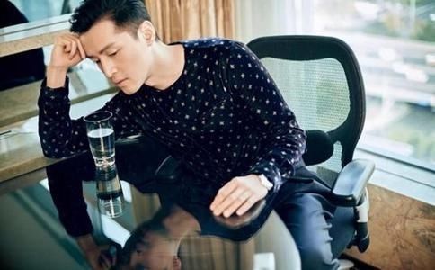 唐人宣布开除胡歌经纪人，疑似因其利用胡歌名义伪造欺骗!