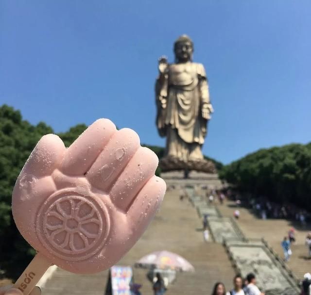 故宫新出的雪糕美上天！“带着雪糕去打卡”，你们真的太会玩了