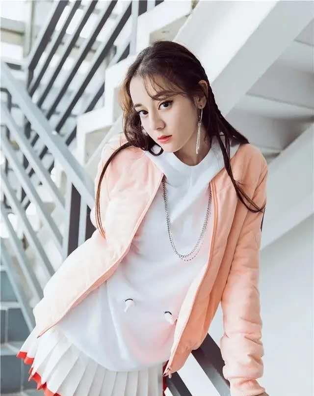  『姑娘来说』最新卫衣穿搭,拒绝烂大街穿搭法!
