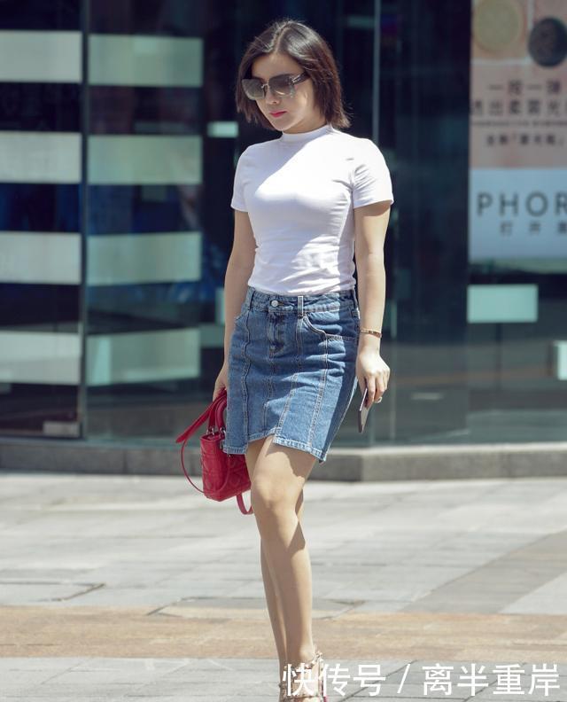  「气质」街拍气质美女穿一身白色服装，展现窈窕身姿，优雅成熟的女人味