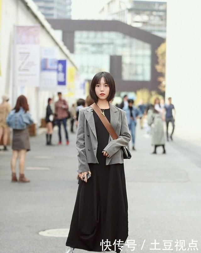 『大长』街拍：有如此美丽的大长腿，长相都显得没有那么重要了