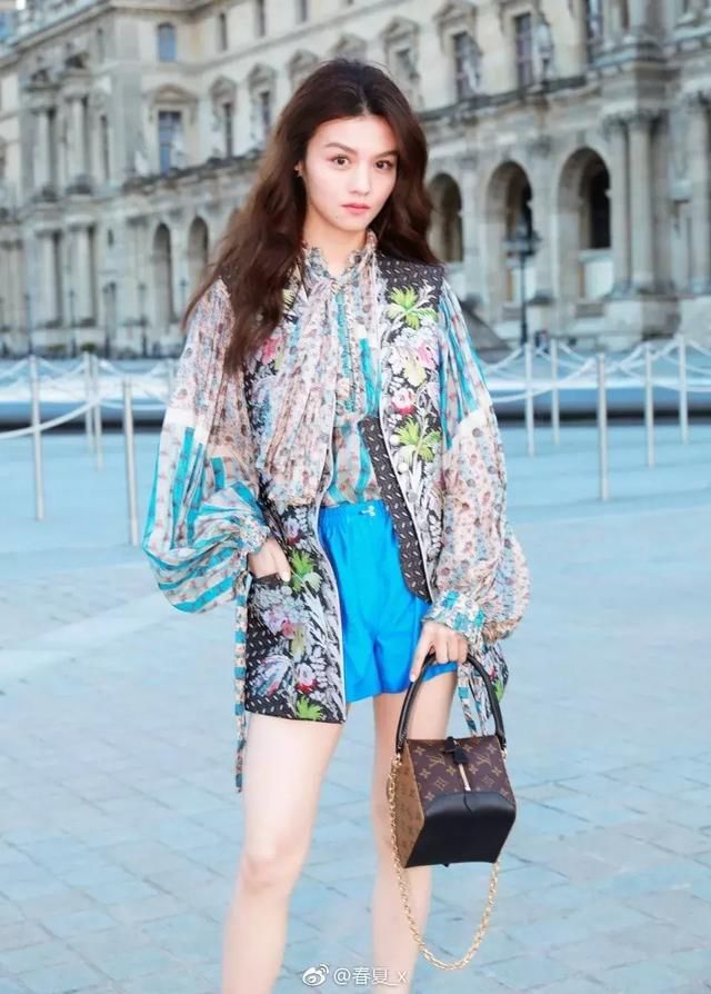 可甜可盐!唐嫣周冬雨刘诗诗的这件衣服，我穿一个夏天都不腻啊!