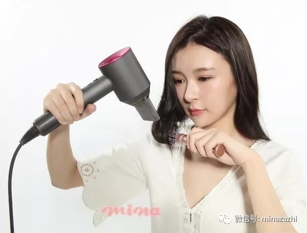 发型｜头发扁塌的救星！3个急救小妙招 轻松拥有蓬松柔顺的时髦造