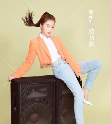  『袁咏仪去』路人2016年遇到虞书欣：超漂亮！虞书欣对路人说：世上还是好人多