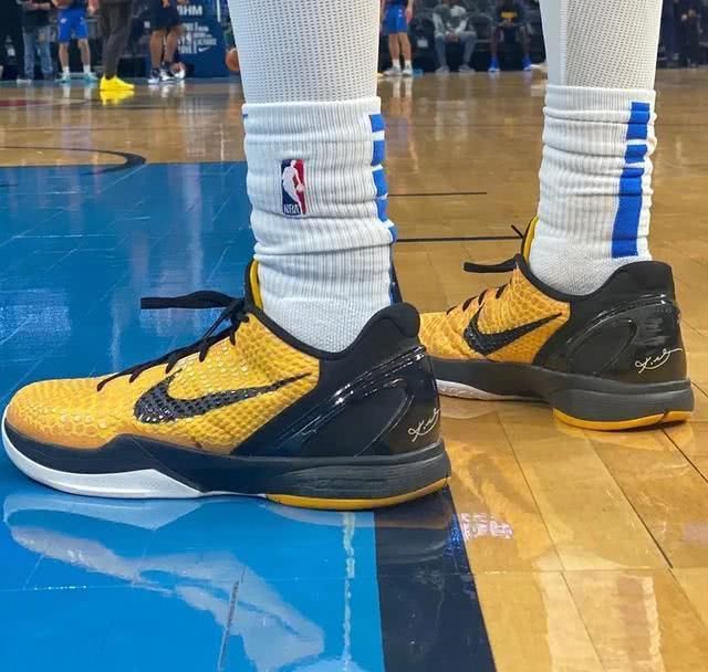  战靴@NBA球员上脚：亚历山大的球鞋，很多科比战靴和倒勾！