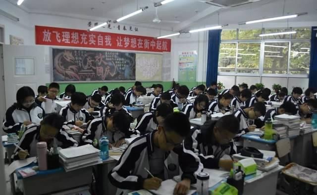  码即可查看■初中英语考点梳理之句子：状语从句，宾语从句，定语从句完全解析