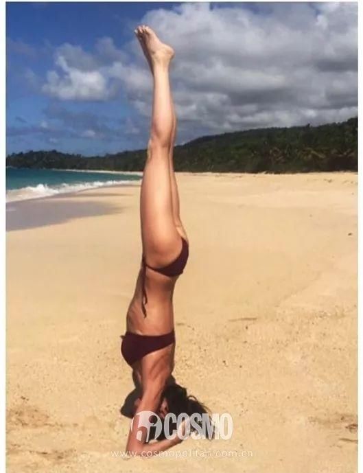 时髦办｜这位40岁美女律师告诉我：要花更多的钱买更少衣服