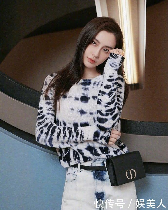  [味道]Angelababy广告路透排场大，穿1万长裤腿长腰细，31岁美成焦点