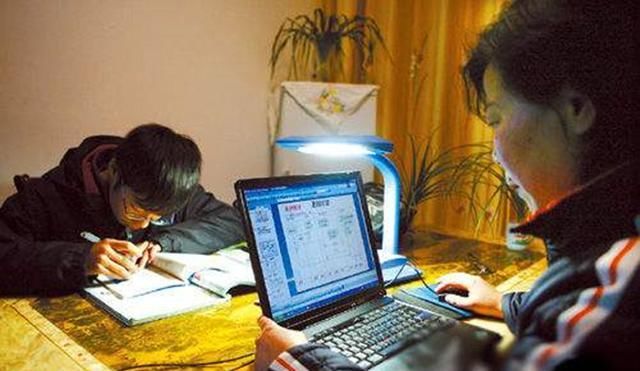『欣喜若狂』父母都是中国人,却生出混血宝宝,3次亲子鉴定后爸爸欣喜若狂