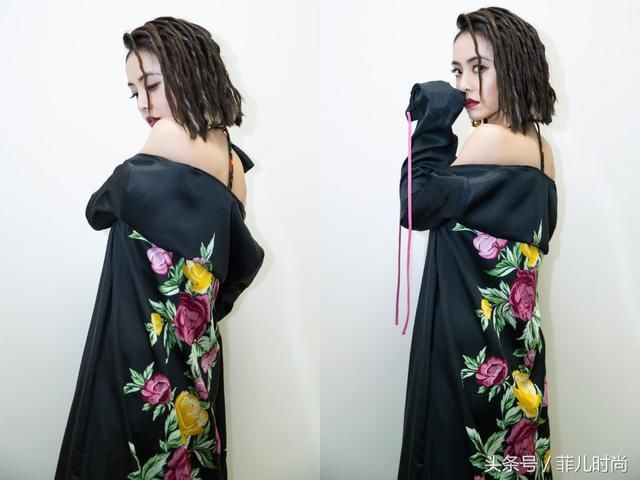 蔡依林穿印花裙现身，脚下却配了双尖头鞋，难怪能穿出180的效果