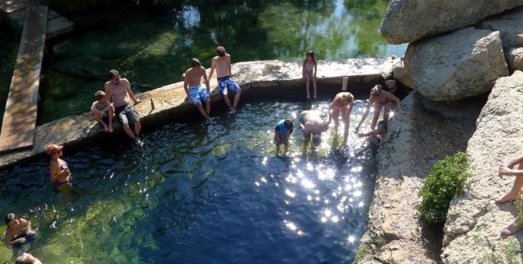 美国死亡洞穴，每年夺几十人性命，依旧有人往下跳