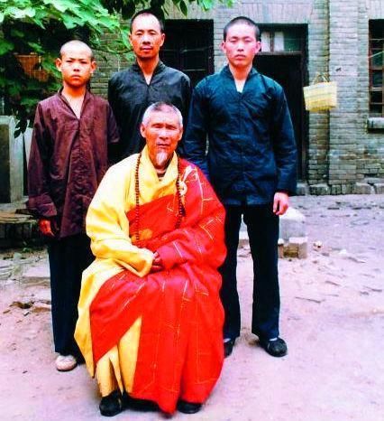 揭秘释永信“欺骗”双目失明老方丈，事件虽小却深刻反应人性