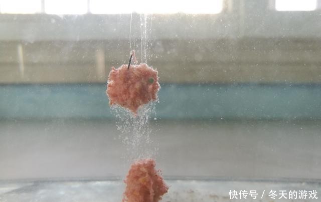  颗粒比较小：打窝来鱼快？还是搓饵抽窝来鱼快？懂了上鱼更快