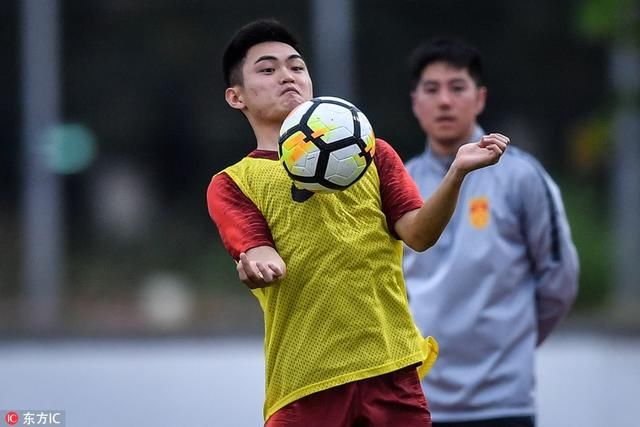 糖衣炮弹轰炸里皮?泰国足协技术总监盛赞国足