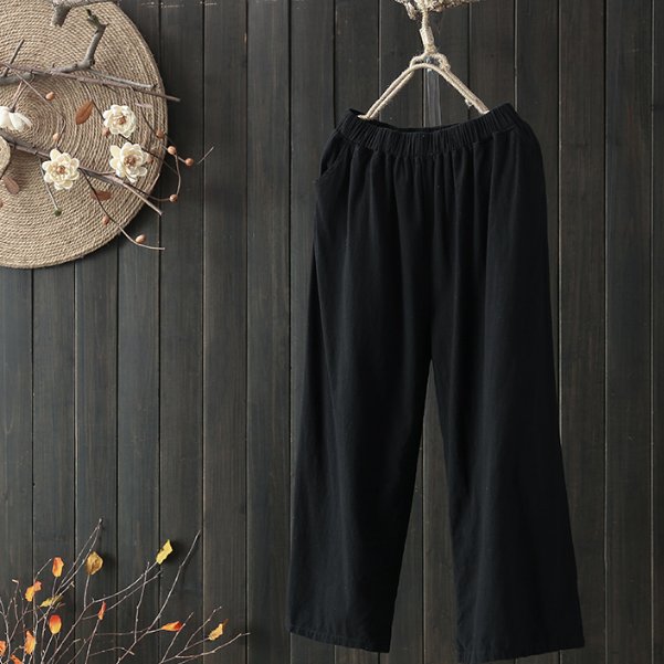 现在很少有女生穿短裤，全新的棉麻裤，舒适透气更百搭