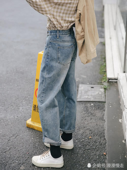 秋天忽冷忽热不必烦恼，这几款复古“牛仔裤”就能穿出逆天长腿！