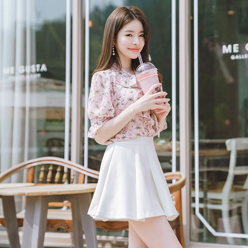 厉害了，表姐穿的精致小衫高贵又美嫩，居然都火到国外了