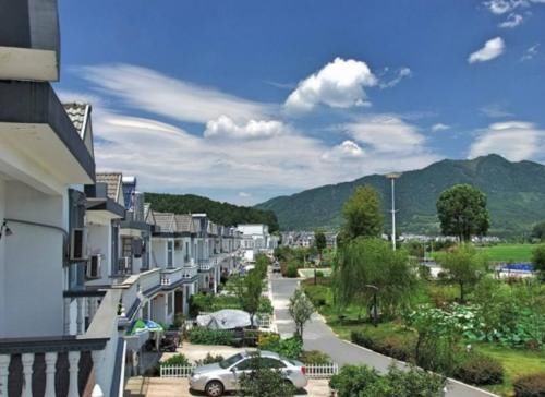  「拆迁」为什么有人经常到农村测量房屋土地？是要拆迁吗？你有