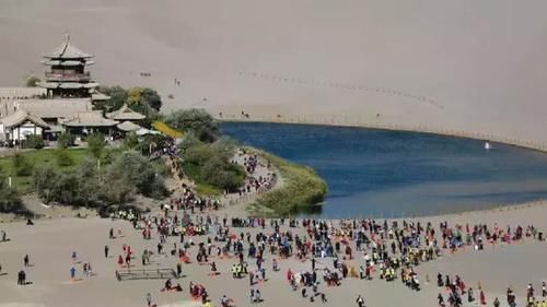  [水深]曾被称为奇观的“沙漠第一泉”，曾水深不足1米，现如今却