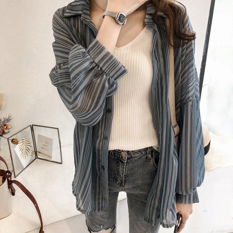 国庆游玩，女人别再裙子配高跟鞋，瞧这样的套装，一款比一款美嫩