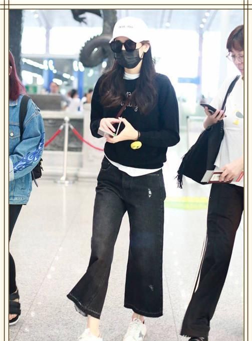 当168热巴和173关晓彤同穿阔腿裤，腿长比腿细重要，鹿晗眼光不错