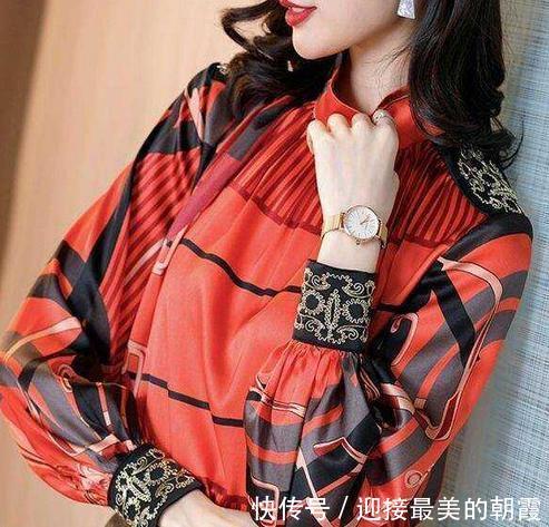  「红色」开春外套里面穿什么建议“辣椒红”小衫，时髦洋气还有气质