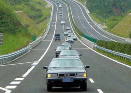 开车同样是400公里路程，走国道划算，还是走高速划算？